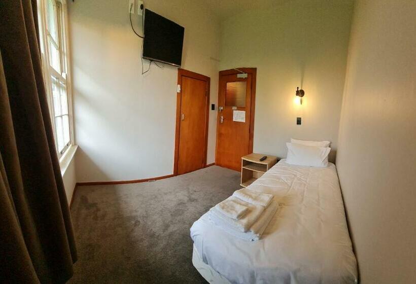 فندق على الطريق Royal Matawhero