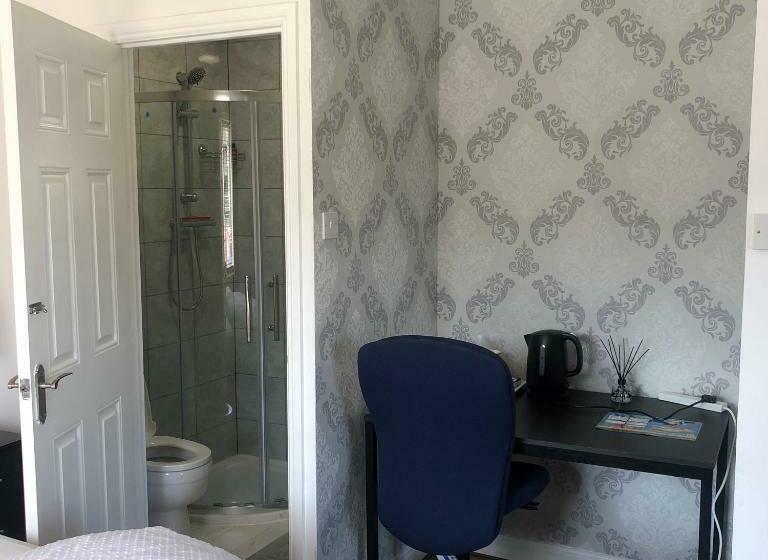 پانسیون Ashmina Holiday Let With Free Onsite Parking Not For Vans But For Cars Only