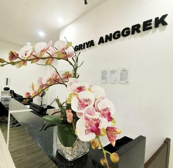 بنسيون Griya Anggrek