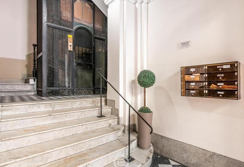 بنسيون La Buona Stella Rooms   City Centre