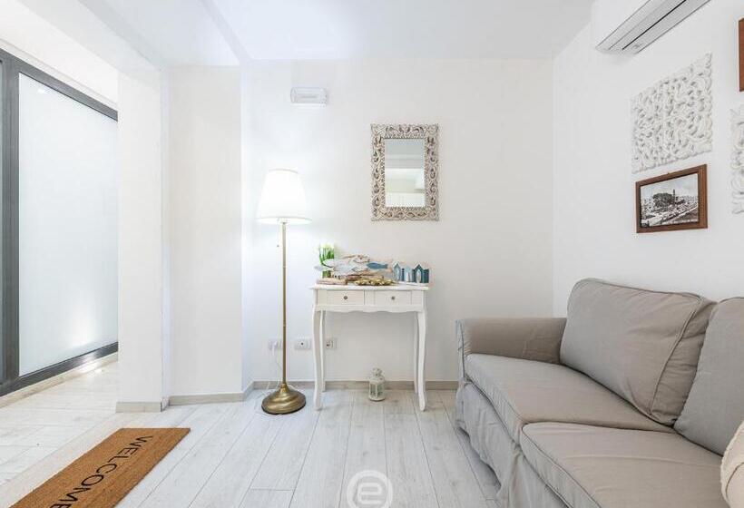 بنسيون La Buona Stella Rooms   City Centre