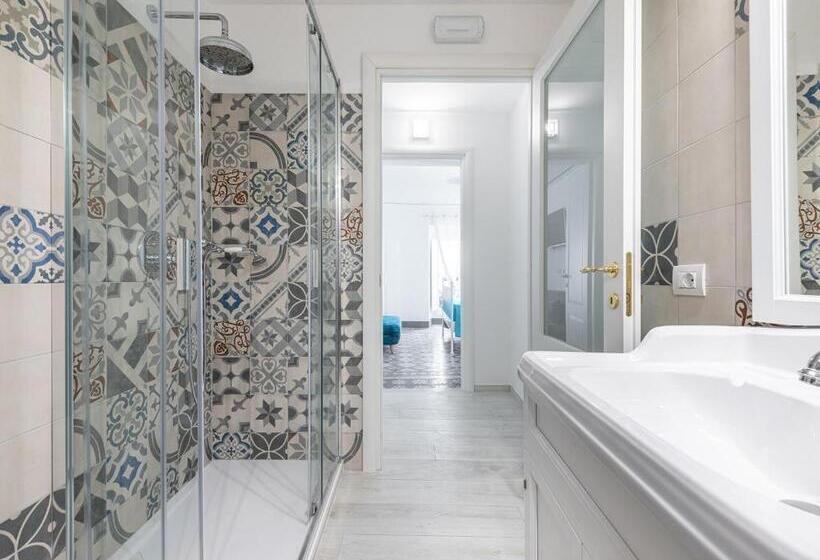 بنسيون La Buona Stella Rooms   City Centre