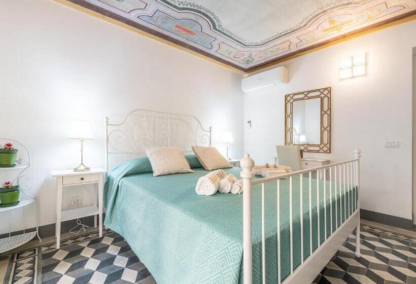 بنسيون La Buona Stella Rooms   City Centre