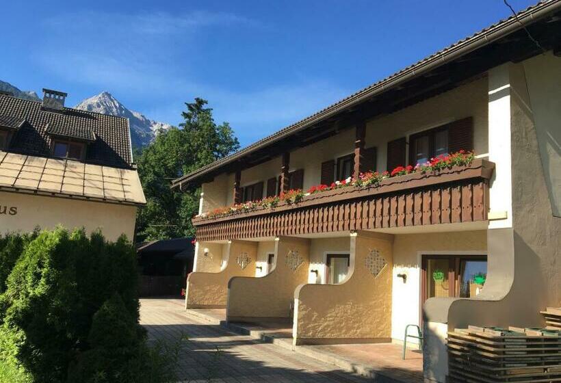 Pension Swirtshaus Zur Fröhlichen Einkehr