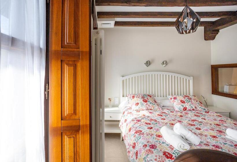 Apartamentos Los Edules