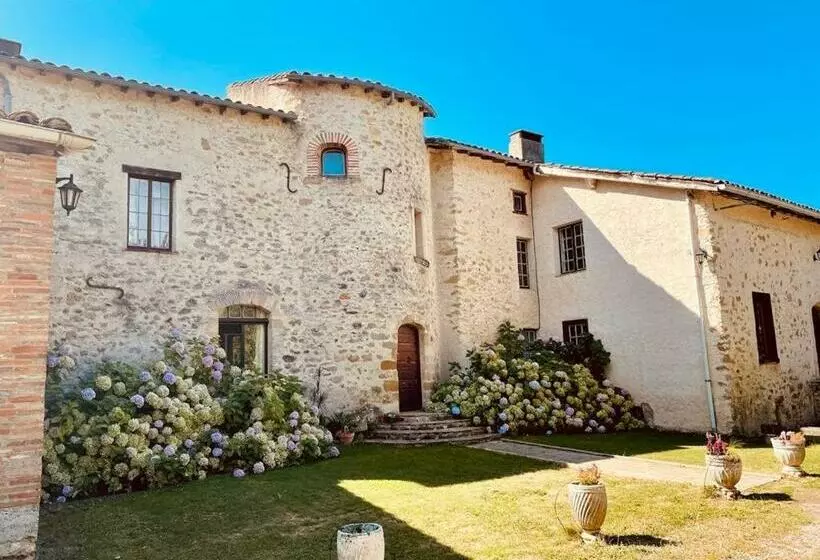 Aamiaismajoitus (B&B) Domaine La Tour