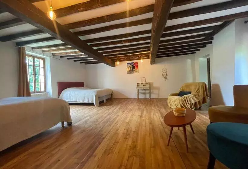 Aamiaismajoitus (B&B) Domaine La Tour