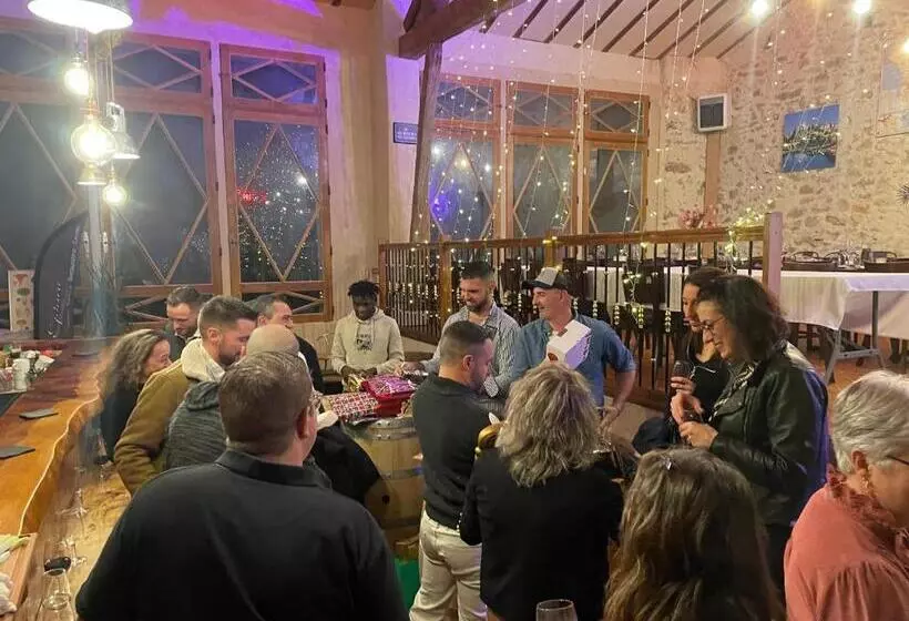 Aamiaismajoitus (B&B) Domaine La Tour