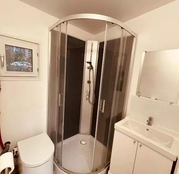 Aamiaismajoitus (B&B) Domaine La Tour