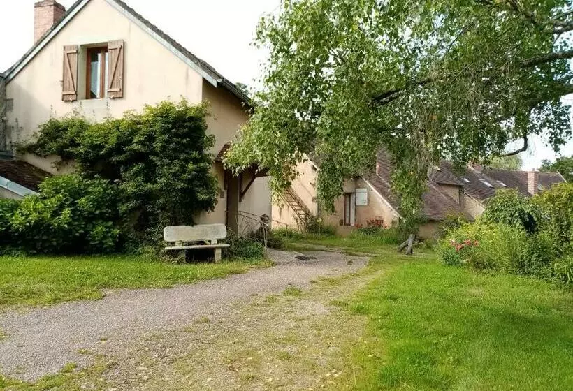 Aamiaismajoitus (B&B) Désert Et Bocage