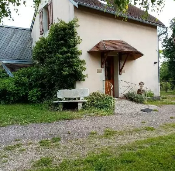 Aamiaismajoitus (B&B) Désert Et Bocage