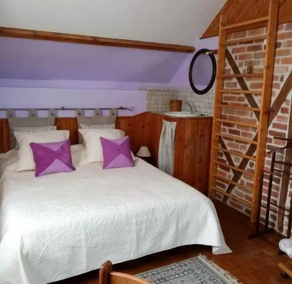 Aamiaismajoitus (B&B) Désert Et Bocage