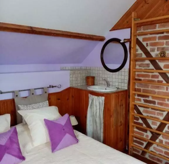 Aamiaismajoitus (B&B) Désert Et Bocage