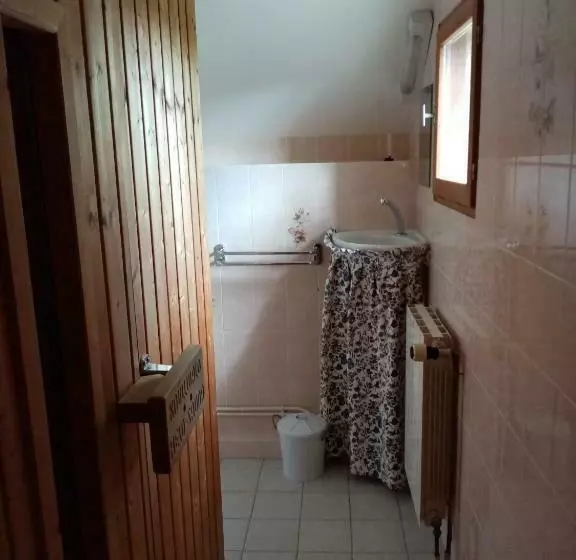Aamiaismajoitus (B&B) Désert Et Bocage