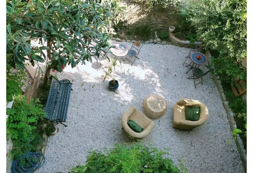 Aamiaismajoitus (B&B) La Belle Dame