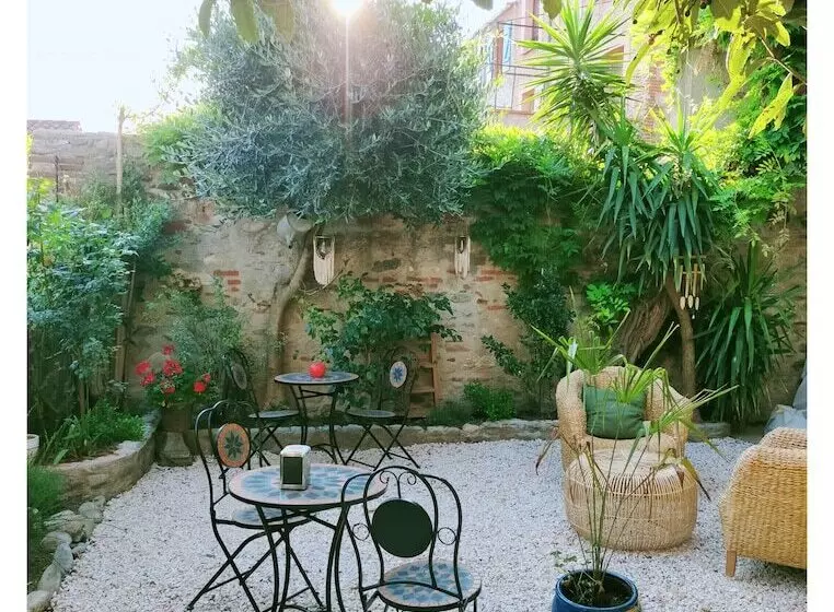 Aamiaismajoitus (B&B) La Belle Dame