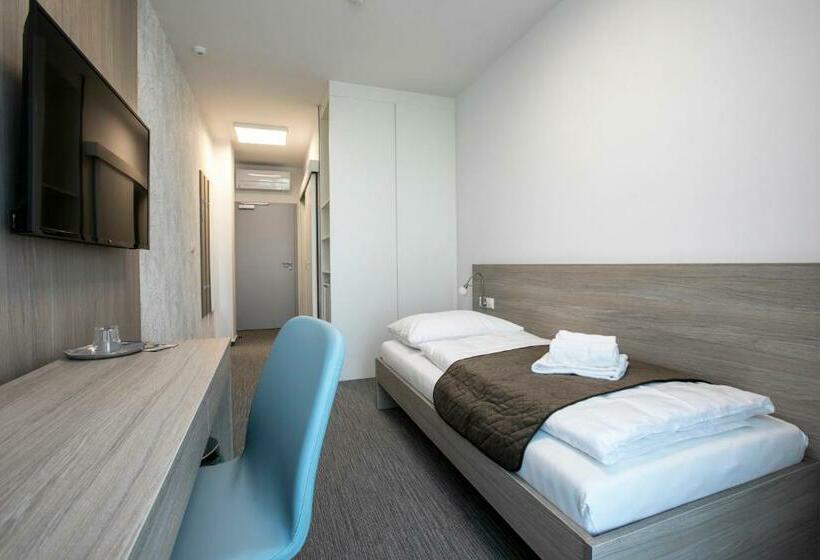 Отель Hendi Centrum