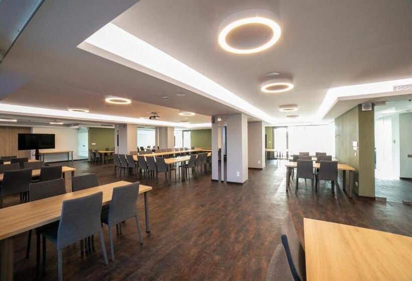 Отель Hendi Centrum