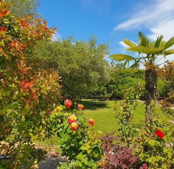 Пансион La Cabane Du Pesquier En Provence