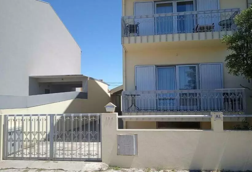 ペンション Hostel Mindelo