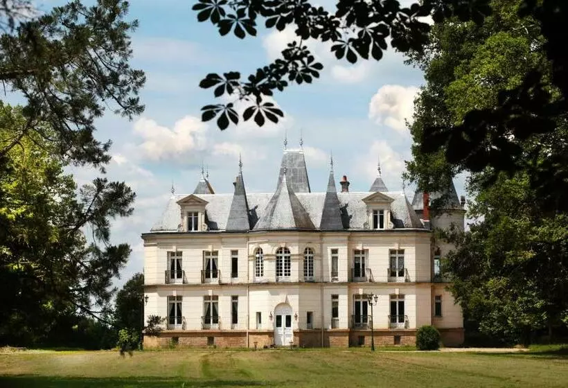 تختخواب و صبحانه Château D Escurat