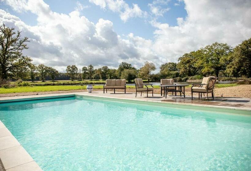 צימר Château D Escurat