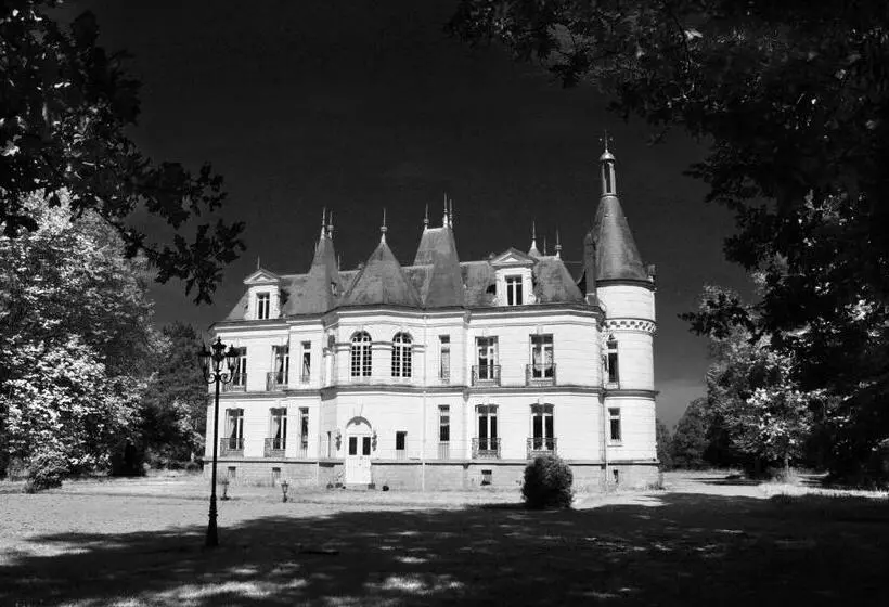 تختخواب و صبحانه Château D Escurat