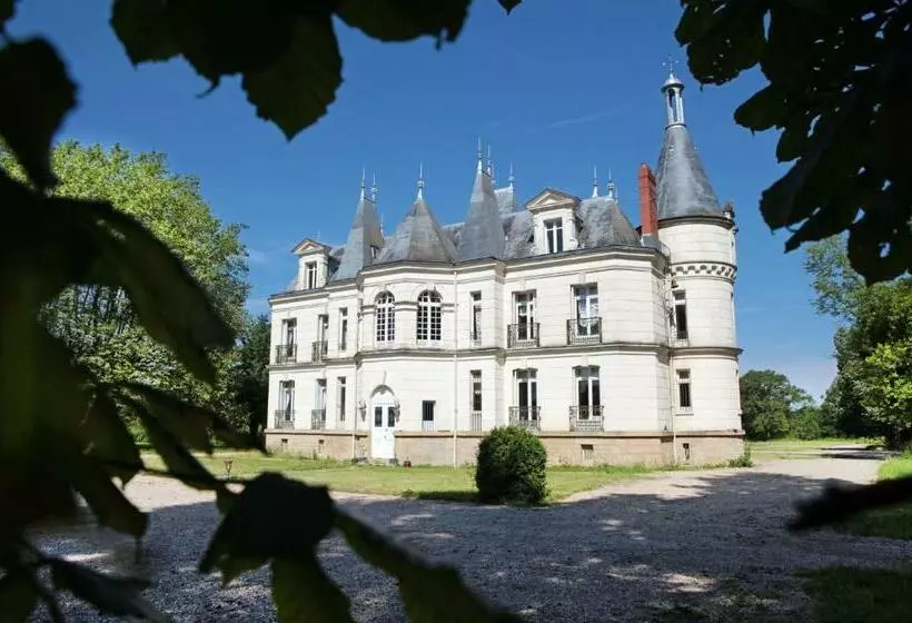 تختخواب و صبحانه Château D Escurat