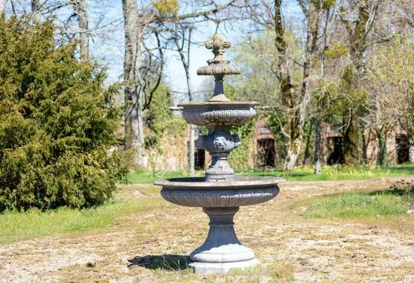 تختخواب و صبحانه Château D Escurat