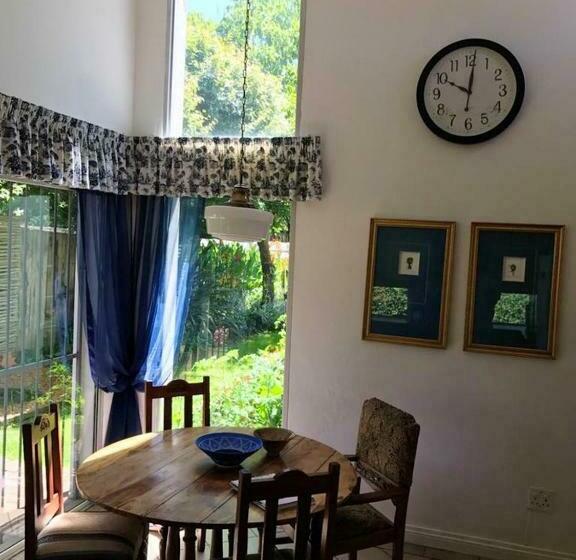 ベッドアンドブレックファースト The Gables Guest House