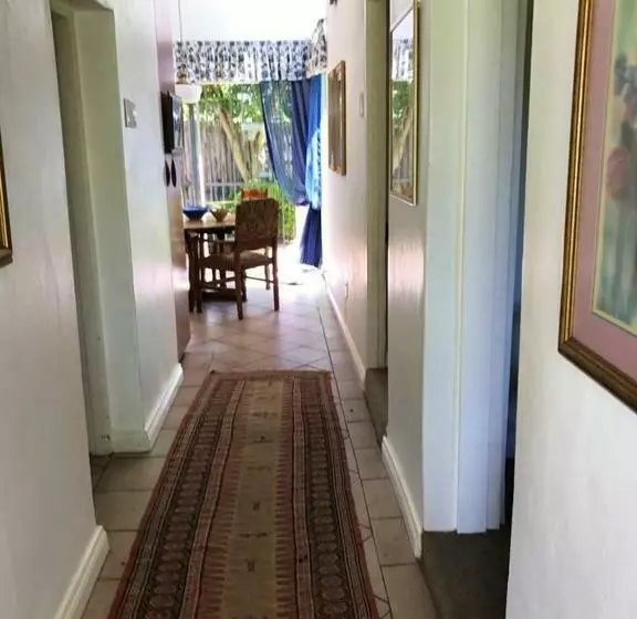 Aamiaismajoitus (B&B) The Gables Guest House