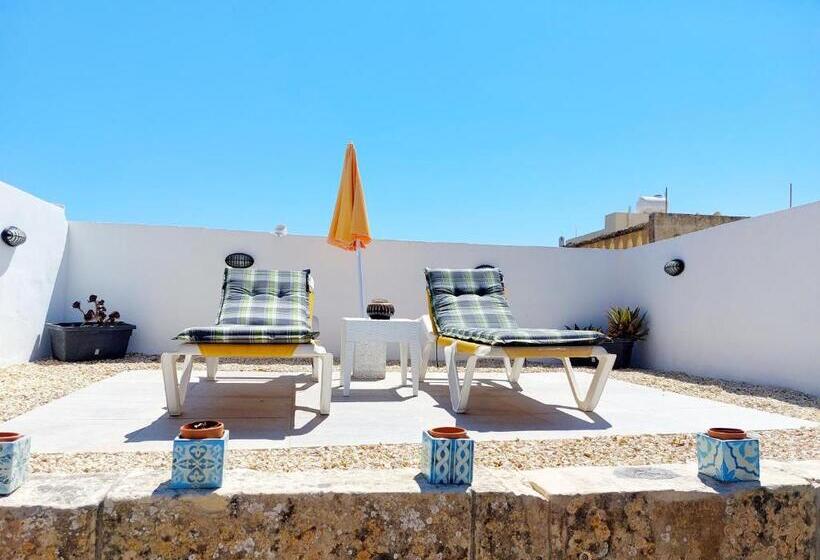 تختخواب و صبحانه The Lyndee House