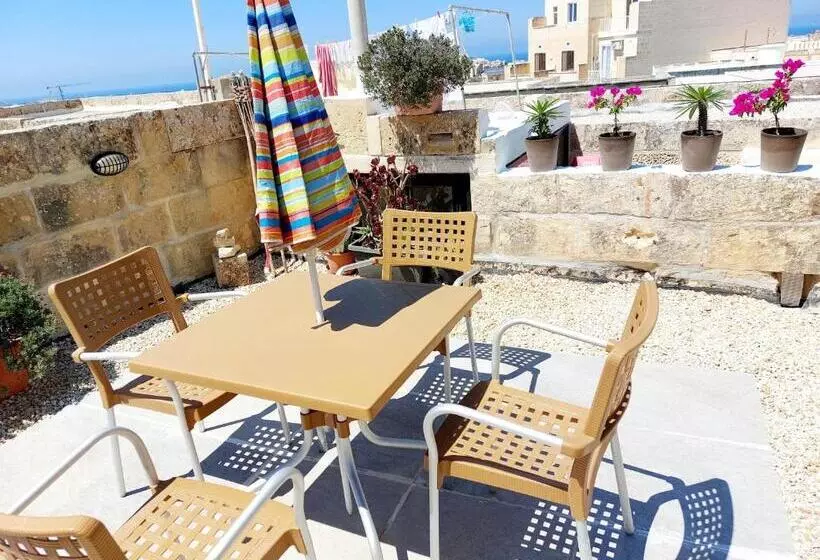 تختخواب و صبحانه The Lyndee House