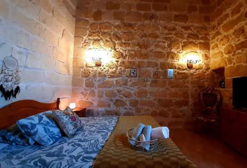 تختخواب و صبحانه The Lyndee House