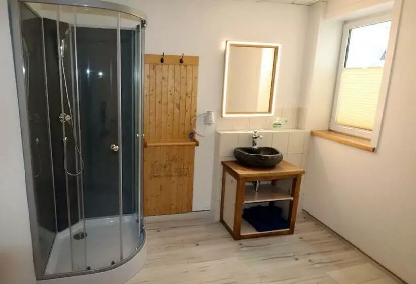 Majatalo Gästezimmer Zum Rotem Karpfen