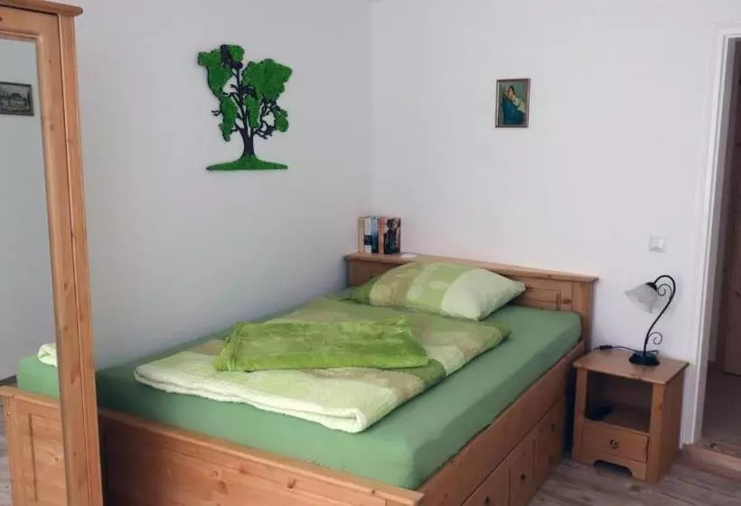 Majatalo Gästezimmer Zum Rotem Karpfen