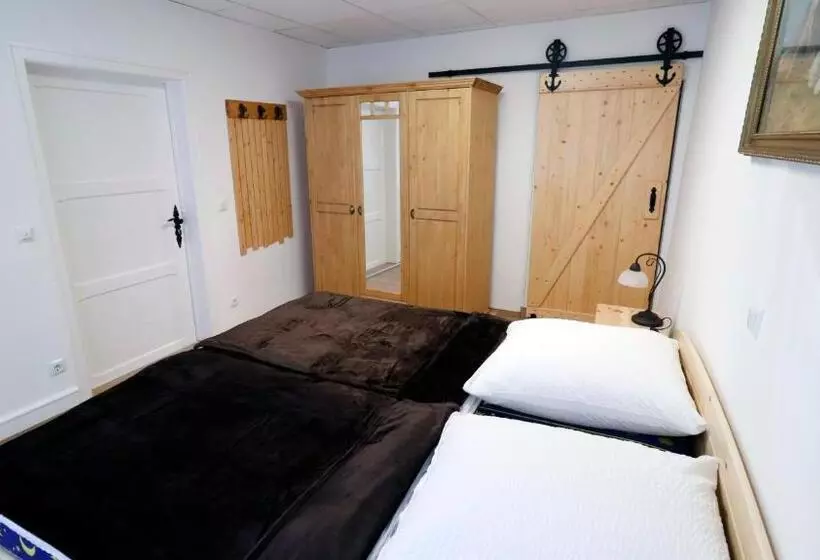 Majatalo Gästezimmer Zum Rotem Karpfen