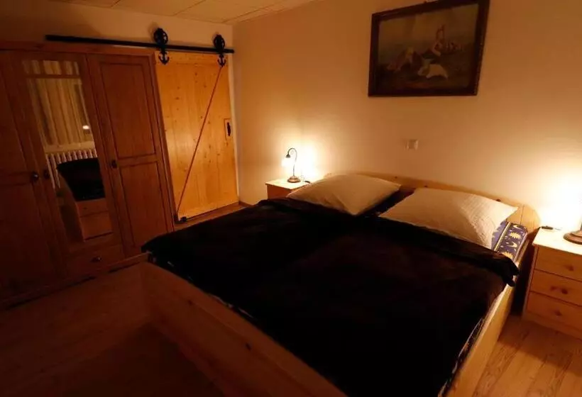 Majatalo Gästezimmer Zum Rotem Karpfen