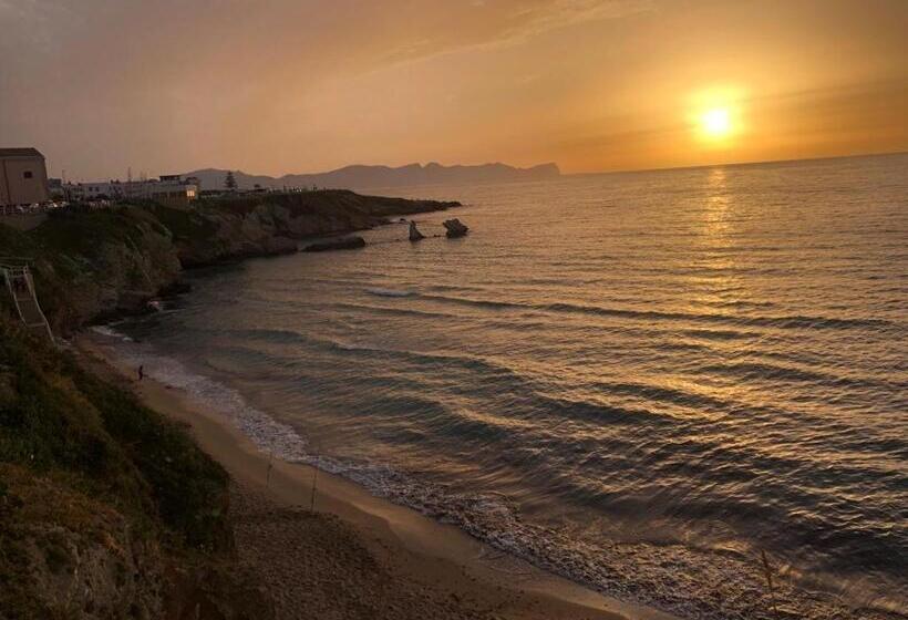 פנסיון Marina Bay