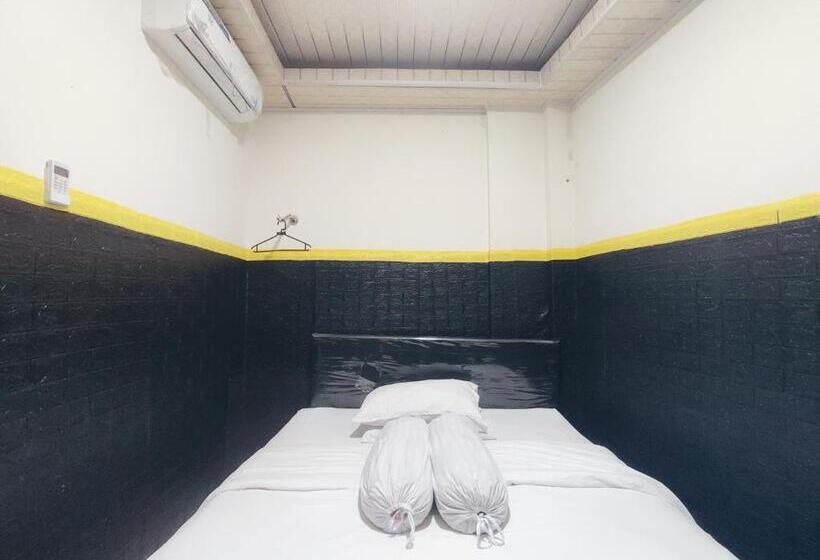 Пансион Superstar Residence Tomohon Redpartner