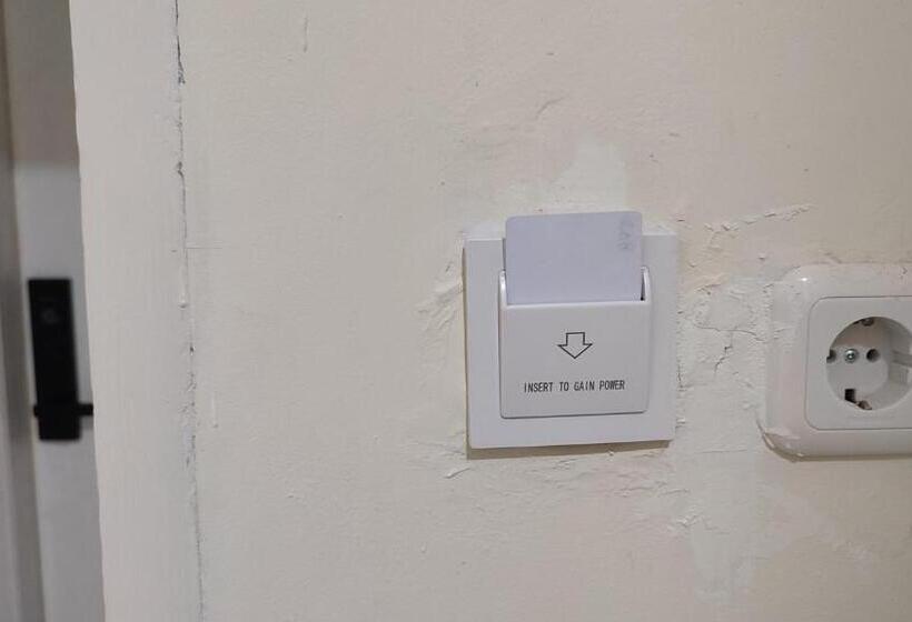 Пансион Superstar Residence Tomohon Redpartner