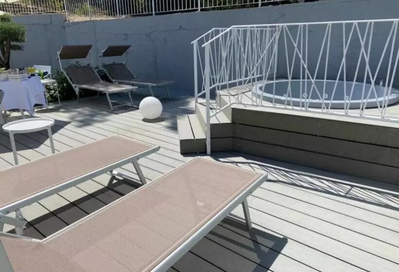 Aamiaismajoitus (B&B) 4essences Boutique Rooms