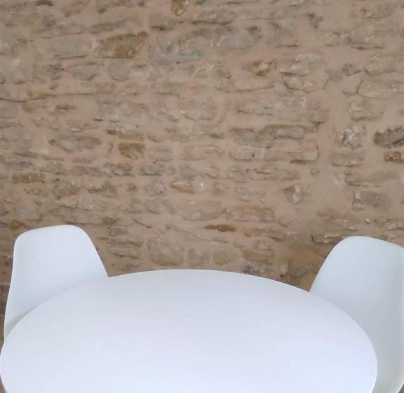 مبيت وإفطار Appartement Bagnols   Les Meublés Des Pierres Dorées