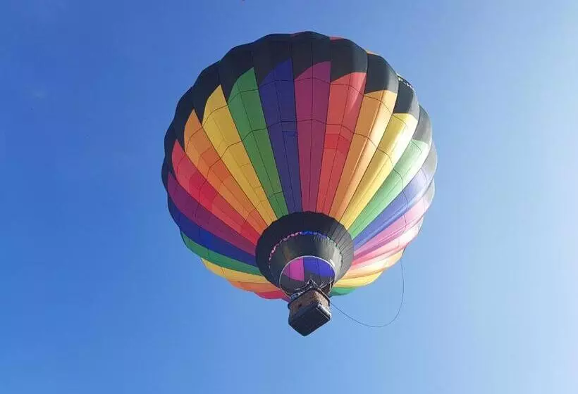 Aamiaismajoitus (B&B) Appartement Bagnols   Les Meublés Des Pierres Dorées