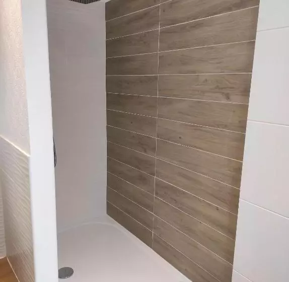 Aamiaismajoitus (B&B) Appartement Bagnols   Les Meublés Des Pierres Dorées