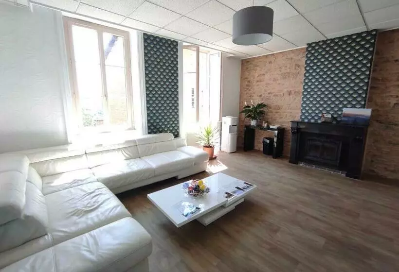 Aamiaismajoitus (B&B) Appartement Bagnols   Les Meublés Des Pierres Dorées