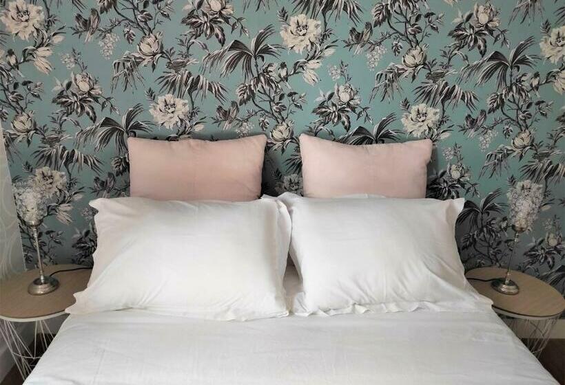 مبيت وإفطار Appartement Bagnols   Les Meublés Des Pierres Dorées