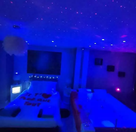 Aamiaismajoitus (B&B) Loft Avec Baignoire Spa Lécrin Romantique