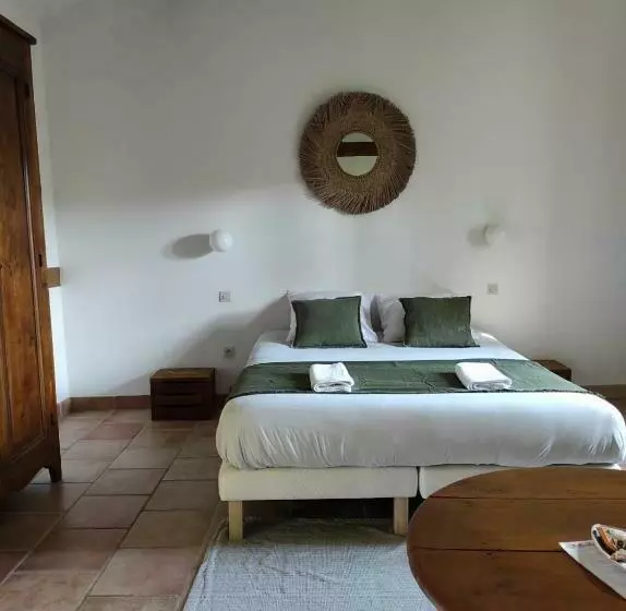ベッドアンドブレックファースト La Pampa En Provence   Les Suites Privatives