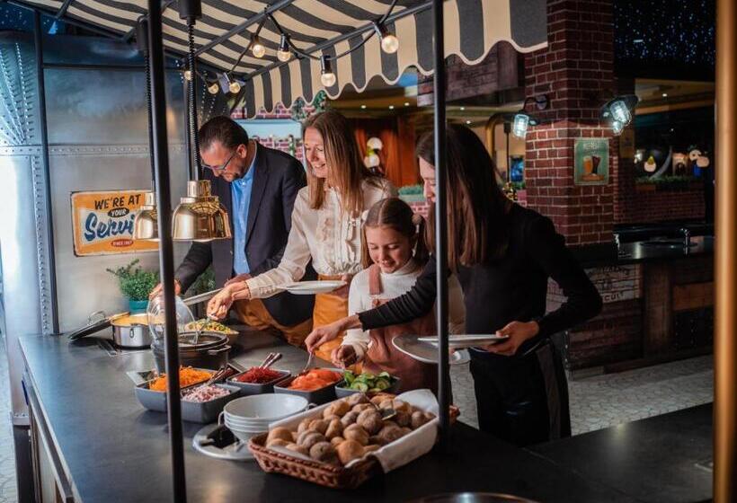 هتل Plopsaland Theater